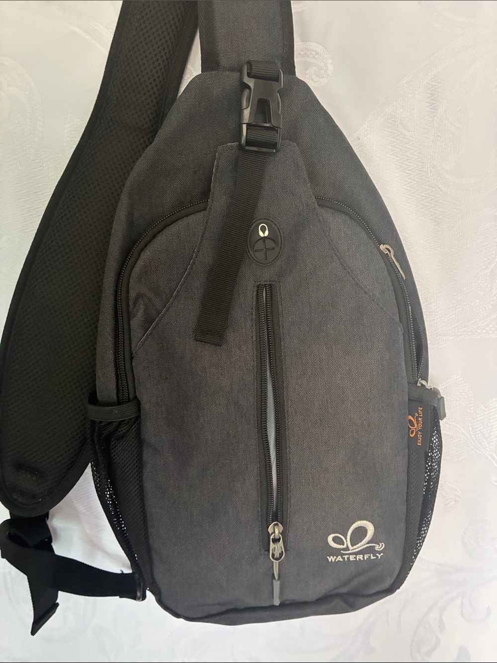 Men’s Sling Bag in Charcoal Gray